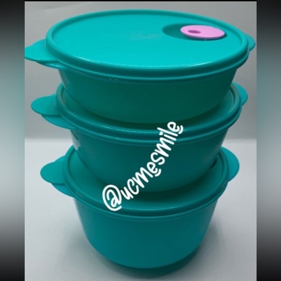 Tupperware Set of (3) Crystalwave Round Microwave Containers With Spout - Picture 4 of 10
